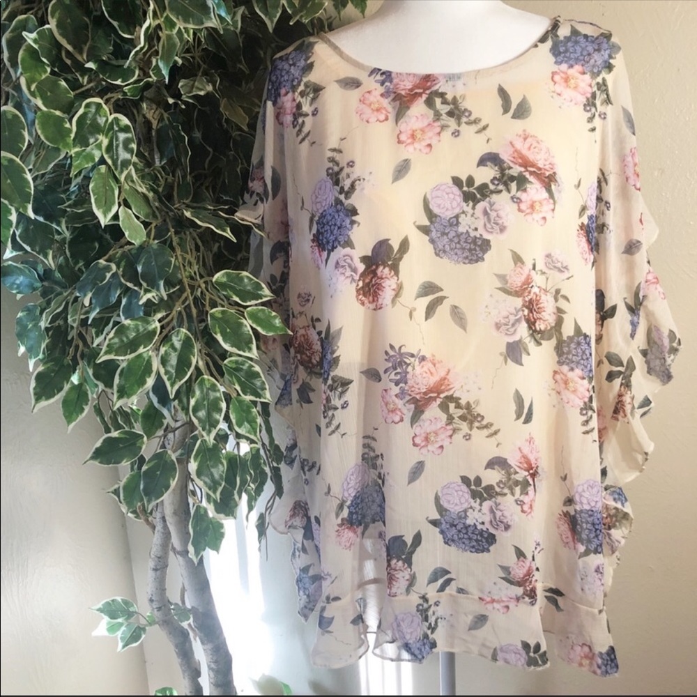 4/$20 - Torrid Floral Blouse Size 2